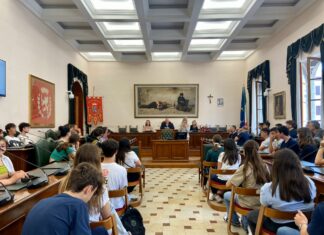 Liberi tutti, gli studenti di Grosseto premiati in sala consiliare Liberi tutti, gli studenti di Grosseto premiati in sala consiliare
