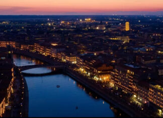 Luminara San Ranieri. Notte magica a Pisa con 100mila luci Luminara San Ranieri. Notte magica a Pisa con 100mila luci