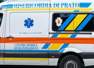 Muore ciclista. Investito a Prato mentre è fermo Muore ciclista. Investito a Prato mentre è fermo