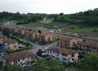 Terremoto a Poggibonsi. Scossa avvertita anche a Firenze Terremoto a Poggibonsi. Scossa avvertita anche a Firenze