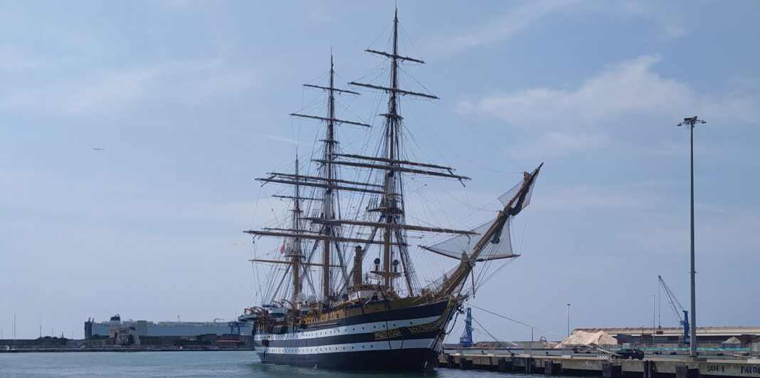 Vespucci, la nave più bella del mondo è a Livorno
