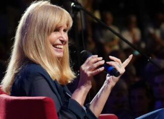 Festival 20Eventi, Piombino omaggia De André e Bob Dylan Festival 20Eventi, Piombino omaggia De André e Bob Dylan. Dori Ghezzi, Scarlet Rivera e Dolcenera protagoniste