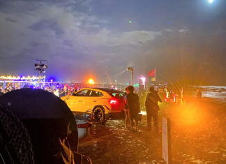 Festa vip a Forte dei Marmi, arrivano i vigili. Sindaco furibondo Festa vip a Forte dei Marmi, arrivano i vigili. Sindaco furibondo