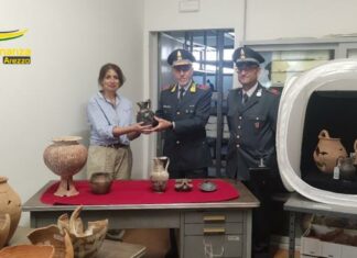 Reperti archeologici confiscati. Donati a museo di Bibbiena Reperti archeologici confiscati. Donati a museo di Bibbiena