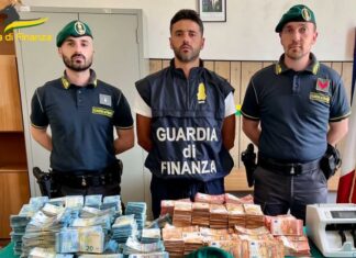 Ventimiglia, cittadino cinese di Prato al confine con 900mila euro Ventimiglia, cittadino cinese di Prato al confine con 900mila euro