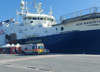 Geo Barents, 197 migranti ripartiti da Marina di Carrara Geo Barents, 197 migranti ripartiti da Marina di Carrara