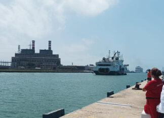 Geo Barents è a Livorno. Secondo scalo in Toscana dopo Carrara Geo Barents è a Livorno. Secondo scalo in Toscana dopo Carrara. Nella foto, Geo Barents entra nel porto di Livorno