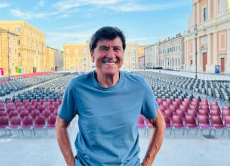 Gianni Morandi a Mont’Alfonso sotto le Stelle. Live in Fortezza Gianni Morandi a Mont'Alfonso sotto le Stelle. Live in Fortezza