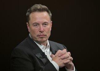 Tesla, arriva il Robotaxi: Elon Musk lo presenterà ad agosto