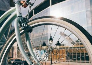 Tumori: oncologo, ‘bici tra strumenti prevenzione, meno smog più movimento’
