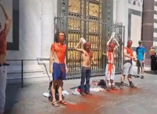 Ultima Generazione, blitz al Battistero di Firenze Ultima Generazione, blitz al Battistero di Firenze