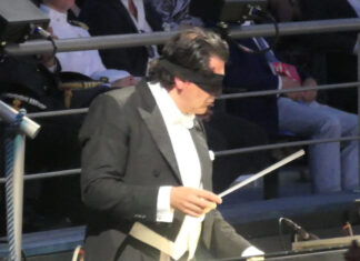 Bohème, Veronesi dirige bendato. Contestato. Ancora caos Puccini Bohème, cartellino rosso per Veronesi al Festival Puccini