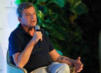 Calenda a Viareggio: “Alle Europee senza Matteo Renzi” Calenda a Viareggio: "Alle Europee senza Matteo Renzi"