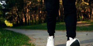 Camminare dopo i pasti aiuta il cuore, occhio all’orario giusto