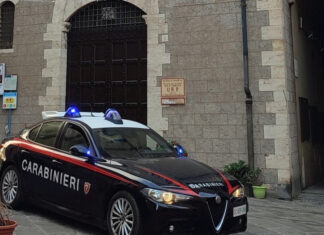 Carabinieri salvano uomo a Piombino. Arresto cardiaco Carabinieri salvano uomo a Piombino. Arresto cardiaco