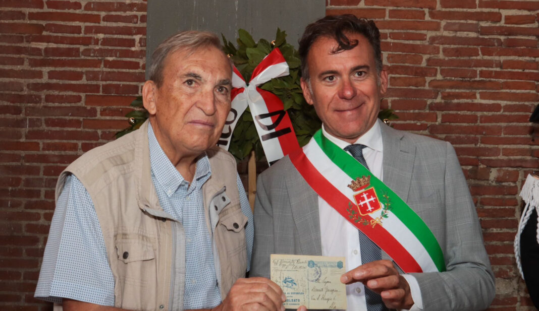 Pisa, sindaco consegna cartolina dal fronte. Spedita 80 anni fa e mai arrivata