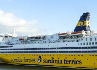 Black out in traghetto, oltre mille persone bloccate ore al largo Elba Black out in traghetto, oltre mille persone bloccate ore al largo Elba