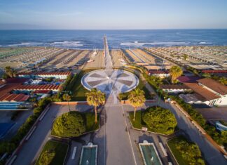 Forte dei Marmi a Financial Times: “Non ci siamo svenduti ai russi” Forte dei Marmi a Financial Times: "Non ci siamo svenduti ai russi"