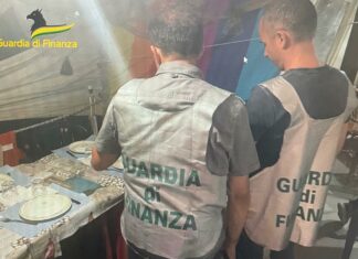 Ristorante abusivo sul mare a Cecina. Menu fisso di pesce in nero Ristorante abusivo sul mare. A Cecina menu fisso di pesce in nero