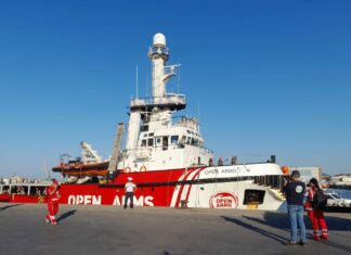 Open Arms, fermo amministrativo dopo sbarco a Marina di Carrara Open Arms, fermo amministrativo dopo sbarco a Marina di Carrara