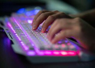 Russia: “Noi dietro cyberattacchi in Ue? Agli Usa piace accusarci di tutti i peccati mortali”
