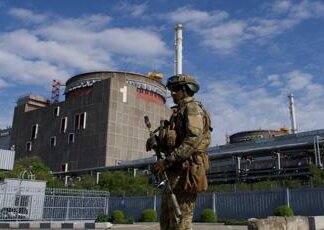 Ucraina, raid russi su Zaporizhzhia: danneggiato reattore centrale