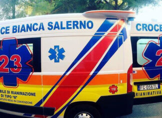 Annega per salvare i due figli. Papà Francesco muore a 49 anni Annega per salvare i due figli. Papà Francesco muore a 49 anni