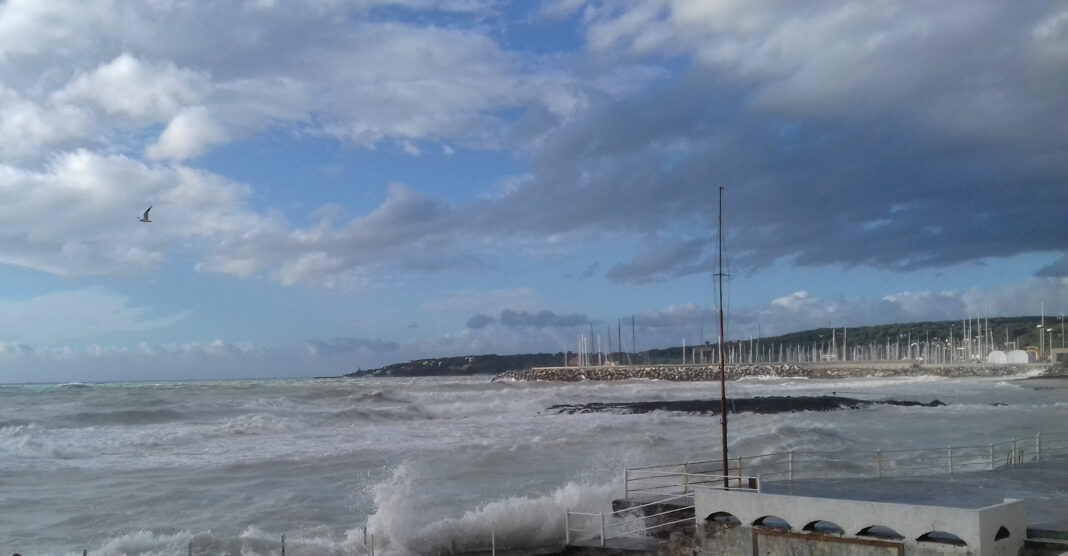 Maltempo in Toscana, allerta arancione. Nubifragi e raffiche vento