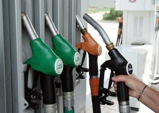 Benzina, prezzo ai massimi da 6 mesi. Sale anche diesel
