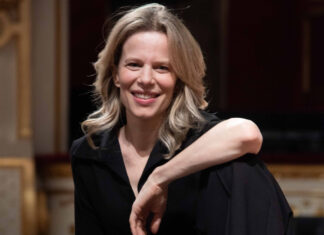 Teatro degli Animosi, Sonia Bergamasco inaugura la stagione a Carrara Teatro degli Animosi, Sonia Bergamasco inaugura la stagione a Carrara