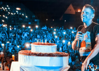 Francesco Gabbani, il grande abbraccio della sua città. “Grazie Carrara” Francesco Gabbani, il grande abbraccio della sua città. "Grazie Carrara"
