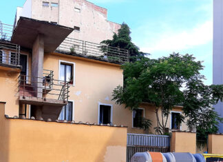 Scomparsa piccola Kata, genitori in ex Astor con generale Garofano Scomparsa piccola Kata, genitori in ex Astor con generale Garofano