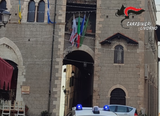 Controlli stradali dei Carabinieri a Piombino I Carabinieri in azione