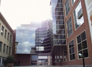 Piaggio, i fratelli Colaninno alla guida dell’azienda Piaggio, i fratelli Colaninno alla guida dell'azienda