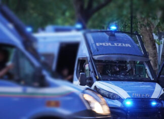 Firenze, minaccia di dar fuoco alla ex con tanica alcol. Arrestato Firenze, minaccia di dar fuoco alla ex con tanica alcol. Arrestato