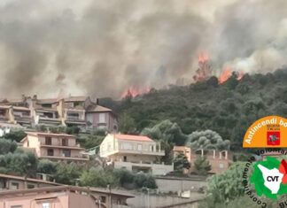 Toscana in fiamme. Incendi a Porto Santo Stefano, Schignano e Sassetta Toscana in fiamme. Incendi a Porto Santo Stefano, Schignano e Sassetta
