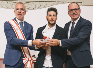 Ciclismo, le Ali del Pegaso al campione italiano Simone Velasco Ciclismo, le Ali del Pegaso al campione italiano Simone Velasco