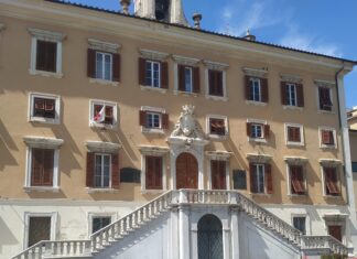 ‘Io sto con Israele’, fiaccolata in piazza del Municipio a Livorno 'Io sto con Israele', fiaccolata in piazza del Municipio a Livorno
