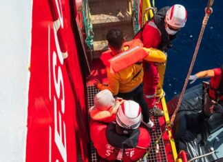 Life Support, altri soccorsi. A Livorno con 69 migranti Life Support, altri soccorsi. A Livorno con 69 migranti