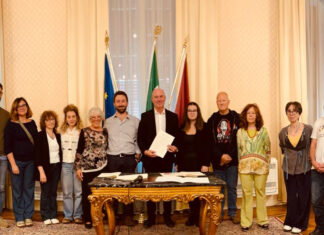 Livorno Rainbow, il sindaco firma protocollo intesa Livorno Rainbow, il sindaco firma protocollo intesa