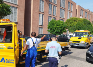Alloggi occupati liberati a Livorno, blitz Polizia Municipale Alloggi occupati liberati a Livorno, blitz Polizia Municipale