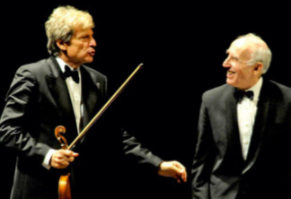 Uto Ughi a Cascina, con Bruno Canino sul palco Città del Teatro Uto Ughi a Cascina, con Bruno Canino sul palco Città del Teatro