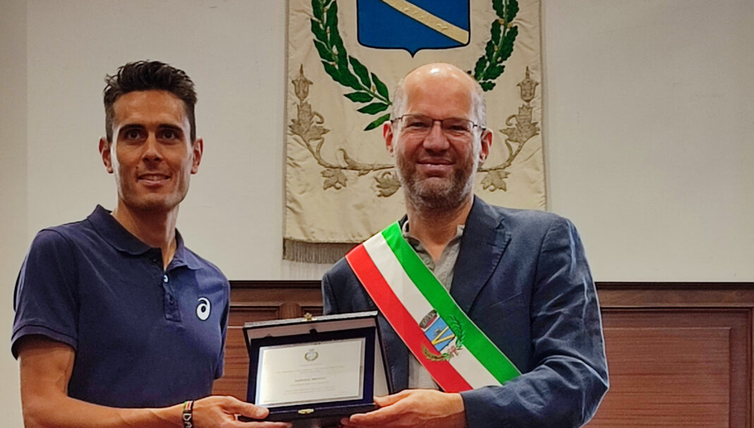 Cascina premia Daniele Meucci, campione di maratona