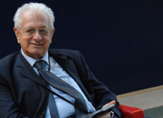 Addio a Luigi Berlinguer, camera ardente in Rettorato a Siena Addio a Luigi Berlinguer, camera ardente in Rettorato a Siena