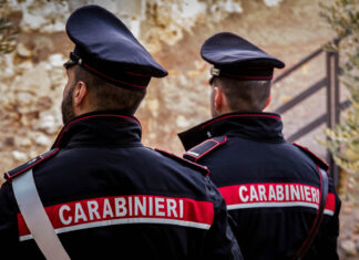 Minaccia di morte la moglie con una pistola, arrestato a Montecatini Minaccia di morte la moglie con una pistola, arrestato a Montecatini