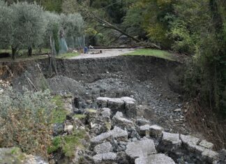 Codice arancione prorogato, rischio idrogeologico in Toscana. Evacuazione a Montemurlo Codice arancione prorogato, rischio idrogeologico in Toscana. Evacuazione a Montemurlo
