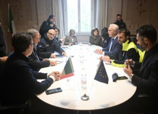 Alluvione, Musumeci a Campi Bisenzio: “Non è solo colpa della natura, ma dell’uomo” Alluvione, Musumeci a Campi Bisenzio: "Non è solo colpa della natura, ma dell'uomo"