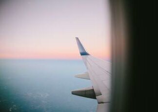 Partorisce su volo Amman-Londra, atterraggio d’emergenza a Brindisi: mamma e bimba stanno bene