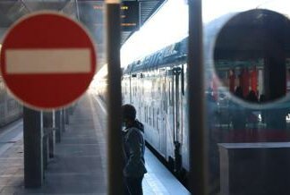 Sciopero giovedì 11 aprile, dai trasporti alle Poste stop di 4 ore in tutta Italia
