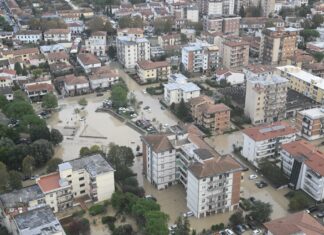 Alluvione in Toscana, centinaia di sfollati. Curcio: “Evacuazioni preventive” Alluvione in Toscana, centinaia di sfollati. Curcio: "Evacuazioni preventive"